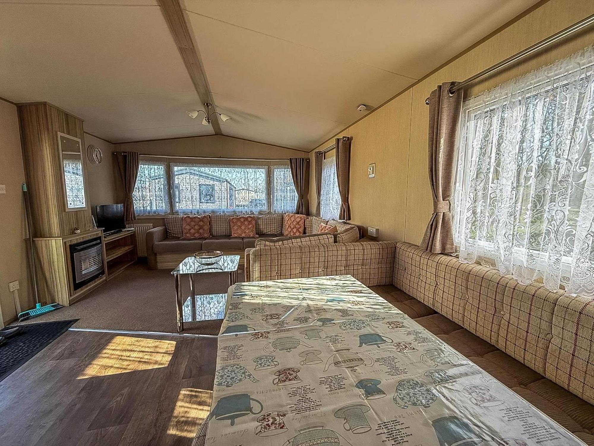 Great 8 Berth Caravan In Norfolk Near To Great Yarmouth Ref 20178Bs Hopton on Sea المظهر الخارجي الصورة